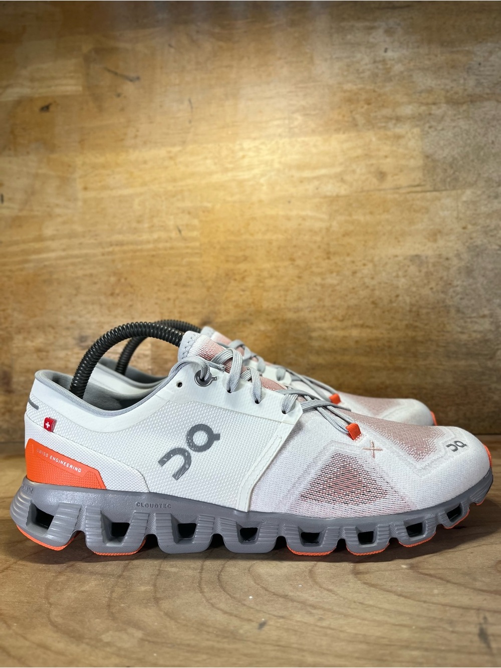 NEW On Cloud X 3 REFLECTIVE Womens Size 9.5 Running Shoes Sneakers Ivory Alloy - Picture 1 of 10